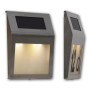 Moderne Star Trading Solar Hausnummer-Leuchte aus gebürstetem Edelstahl mit warmweißem LED-Licht und Hausnummer '12 d'.
