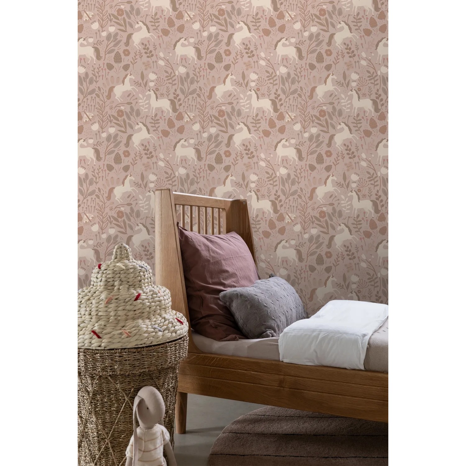 ESTAhome Vliestapete Einhörner in Altrosa (50x900cm) im Kinderzimmer.