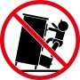 Symbol: Kippgefahr durch Schrank. Möbelstück mit Wandhalterung sichern.