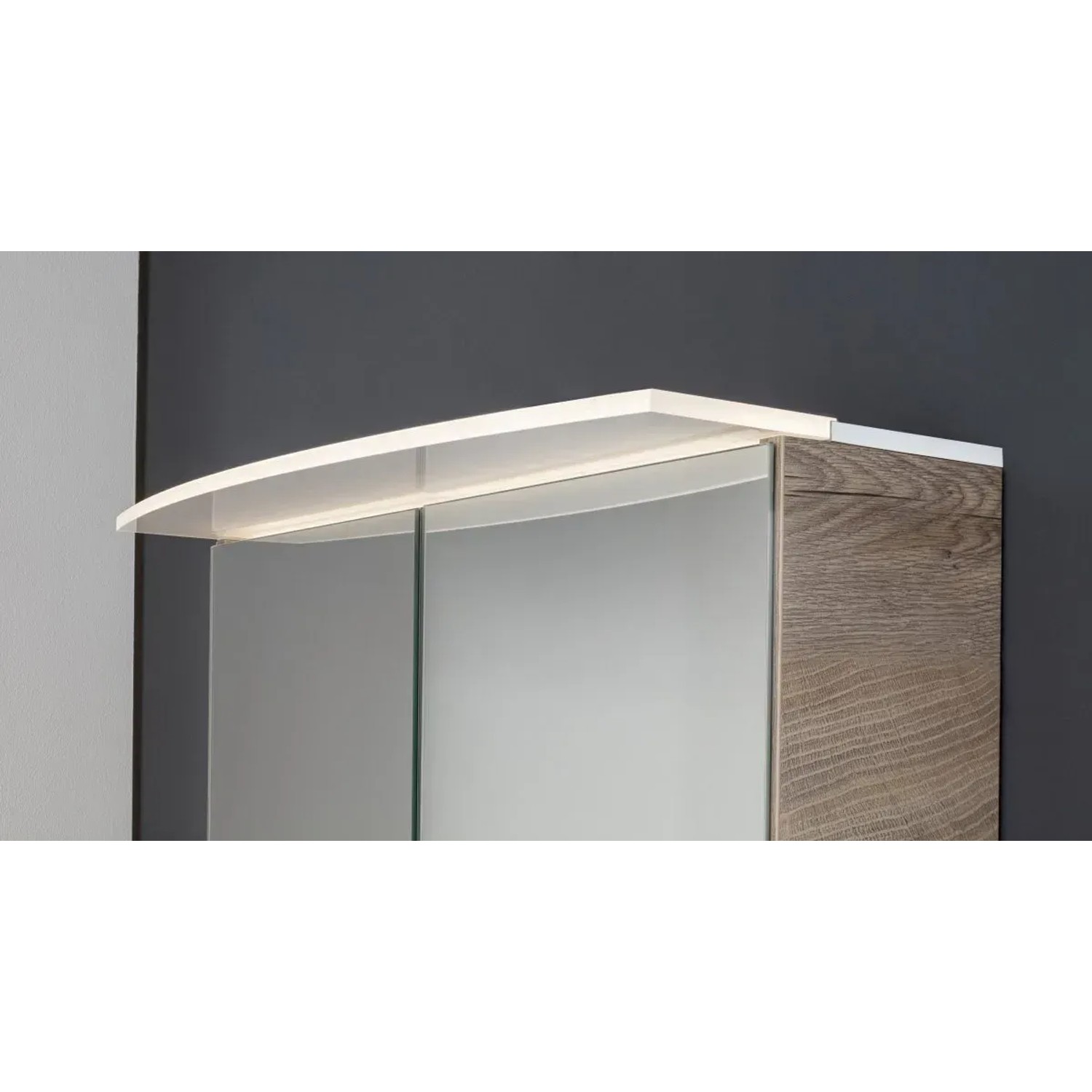 Fackelmann Spiegelschrank B.Style, Eiche Natur, 60 cm, mit Beleuchtung und Softclose-Türen.