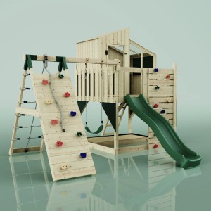 PolarPlay Spielturm Julie mit Schaukel, Kletterwand und grüner Rutsche aus Holz.