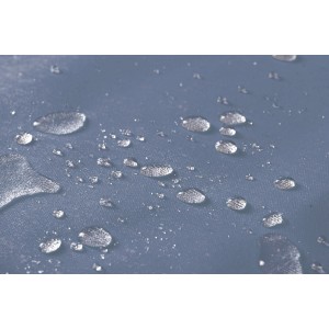 Wasserabweisendes Madison Zierkissen Outdoor Magic Grün, Detailaufnahme der Oberfläche mit Wassertropfen.