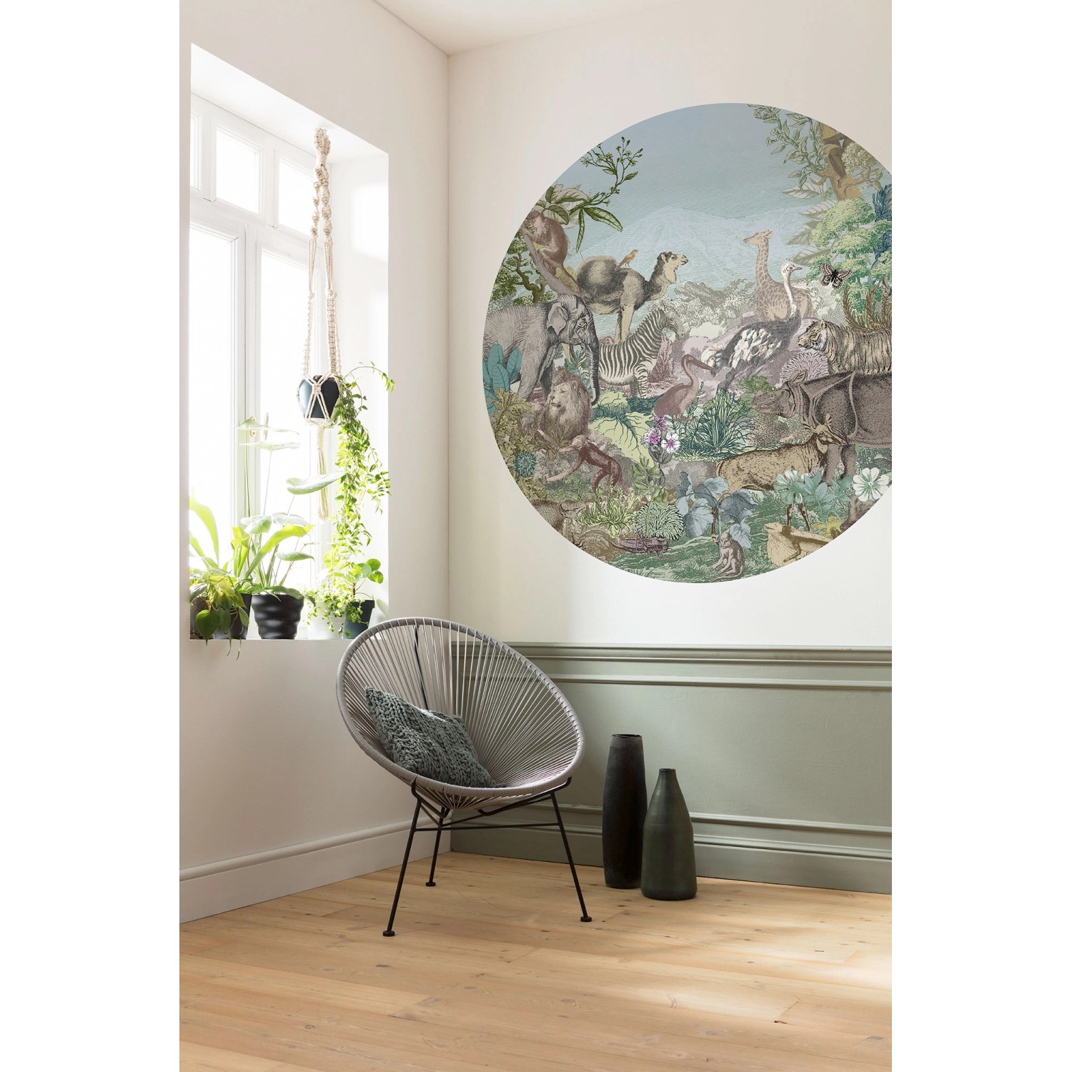 Runde Komar Vliesfototapete Dot Animal Kingdom mit Tiermotiv im Wohnraum.