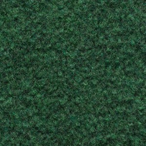 Detailaufnahme: Grüner Kunstrasen als Meterware für Balkon und Terrasse.