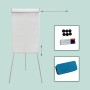 Höhenverstellbares, magnetisches Relaxdays Flipchart Whiteboard mit Zubehör für Bürobedarf.