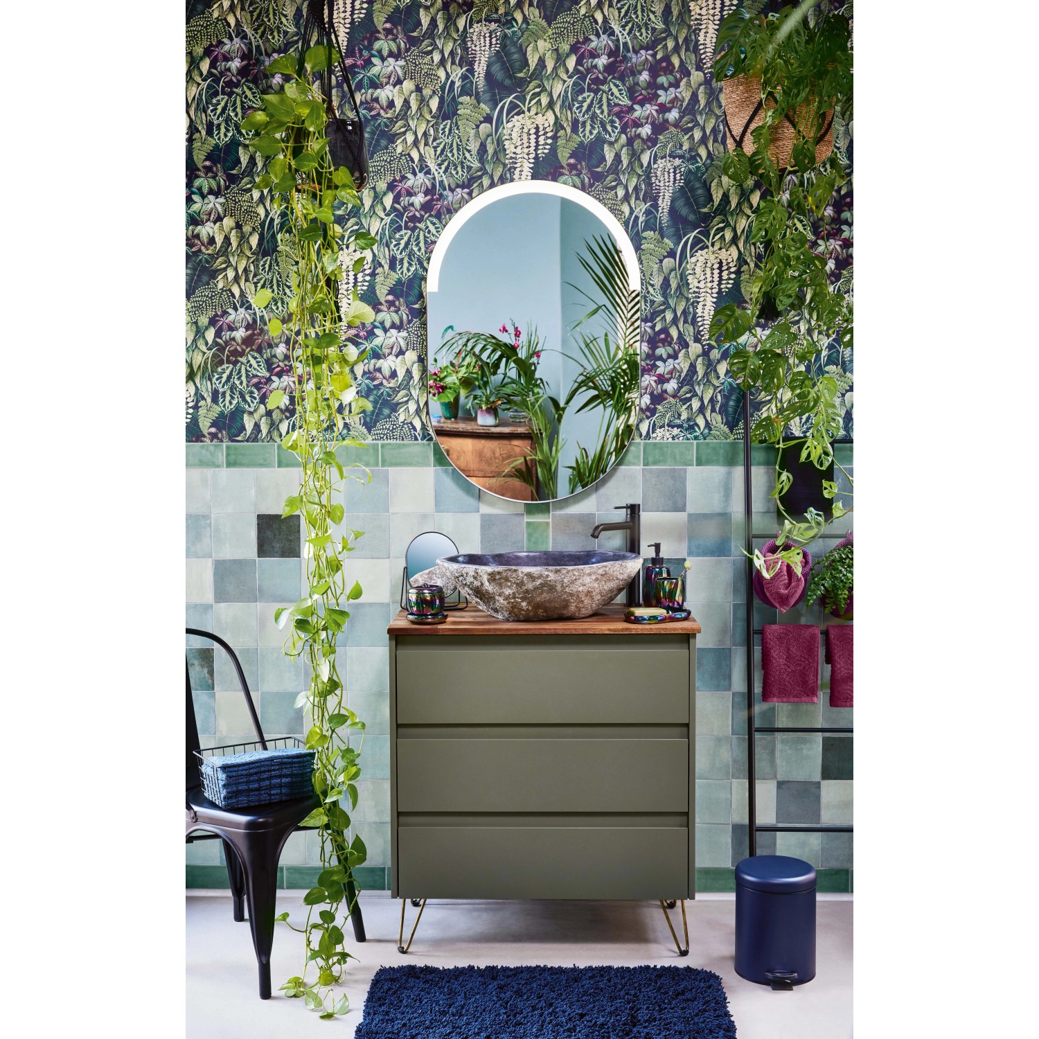 Bad mit baliv Dark Wonder Kosmetikdose, Keramikdose mit Flip-Flop-Effekt.