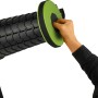 Zusammengefalteter, höhenverstellbarer Calima Campinghocker (ø 25 cm), schwarz/grün.