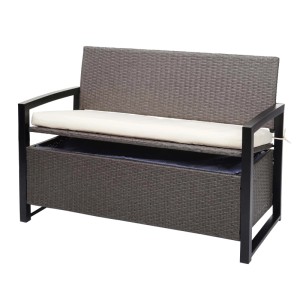 Grau-melierte Poly-Rattan 2er Sitzbank mit cremefarbenen Kissen und geöffnetem Staufach. Gartenmöbel.