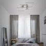 Moderne, dimmbare Brilo LED-Deckenleuchte Frame in Silber, 75x47 cm, im Schlafzimmer.