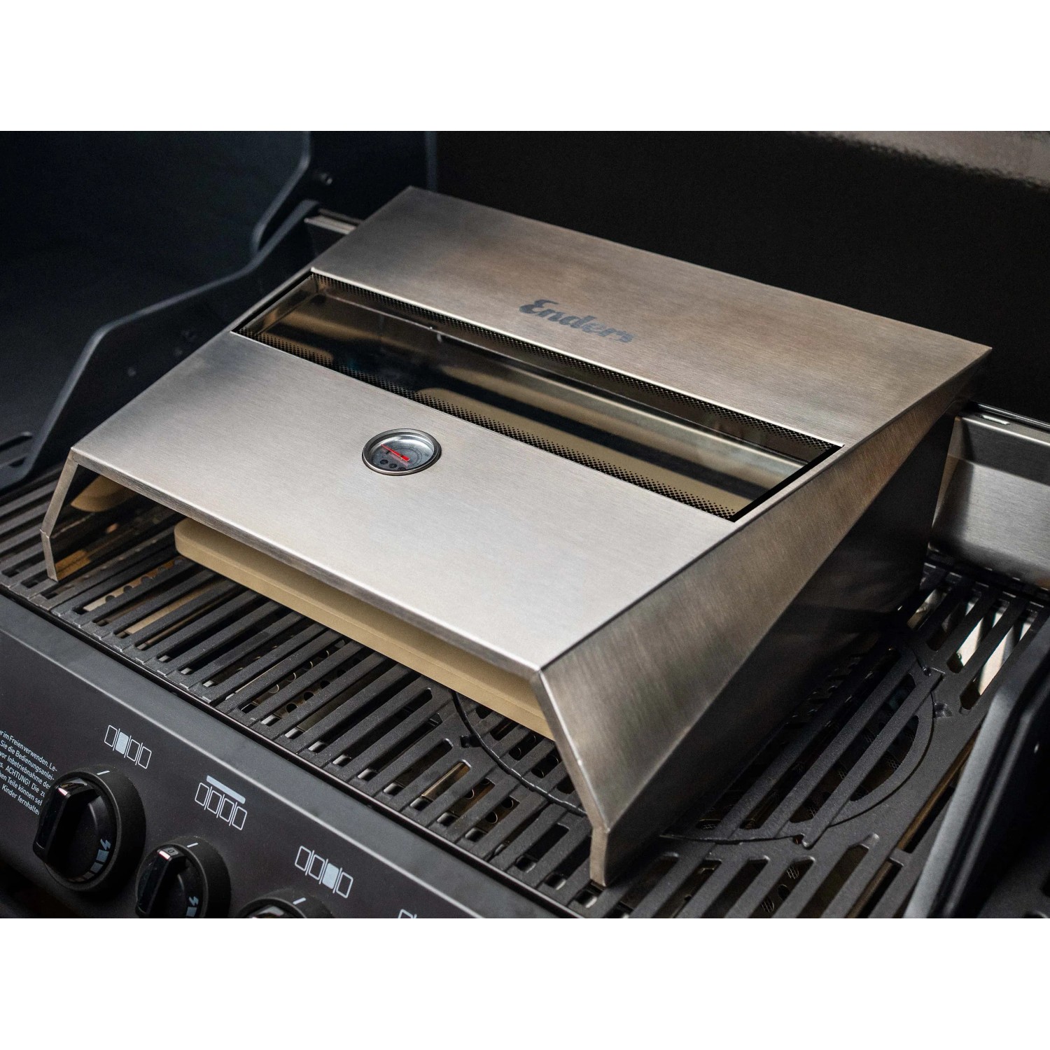 Enders Pizzacover Turbo für 3-/4-Brenner Grill mit Pizzastein und Thermometer.