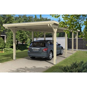 Skan Holz Einzelcarport Emsland aus Holz mit grauem Auto darunter.