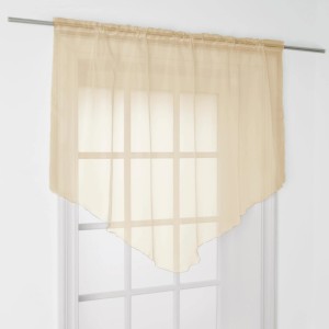 Beige Zipfelgardine 140x100 cm mit Stangendurchzug am Fenster.