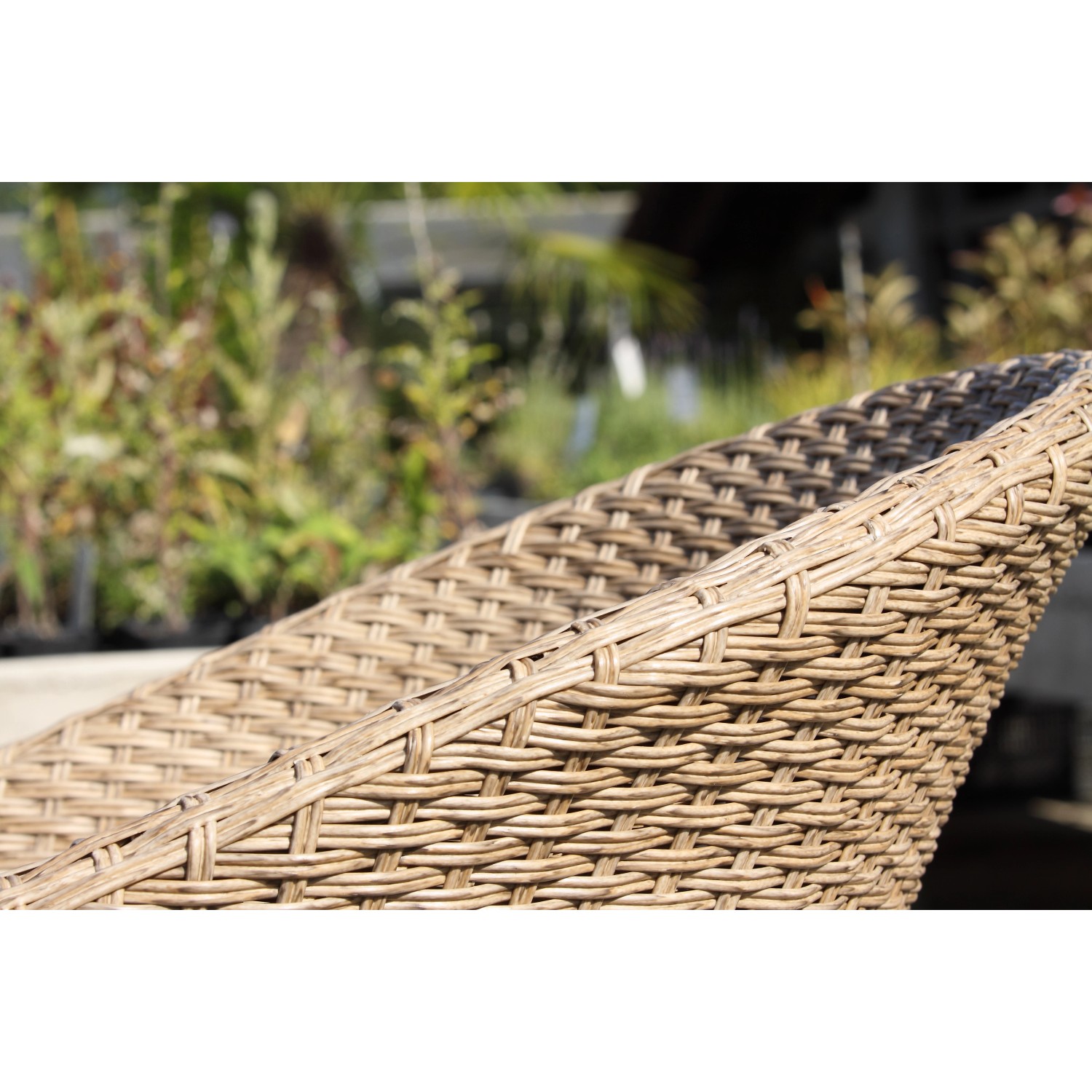 Detailaufnahme: Geflecht des Acamp Atacama Armsessels, Teil eines Gartenmöbel-Sets.