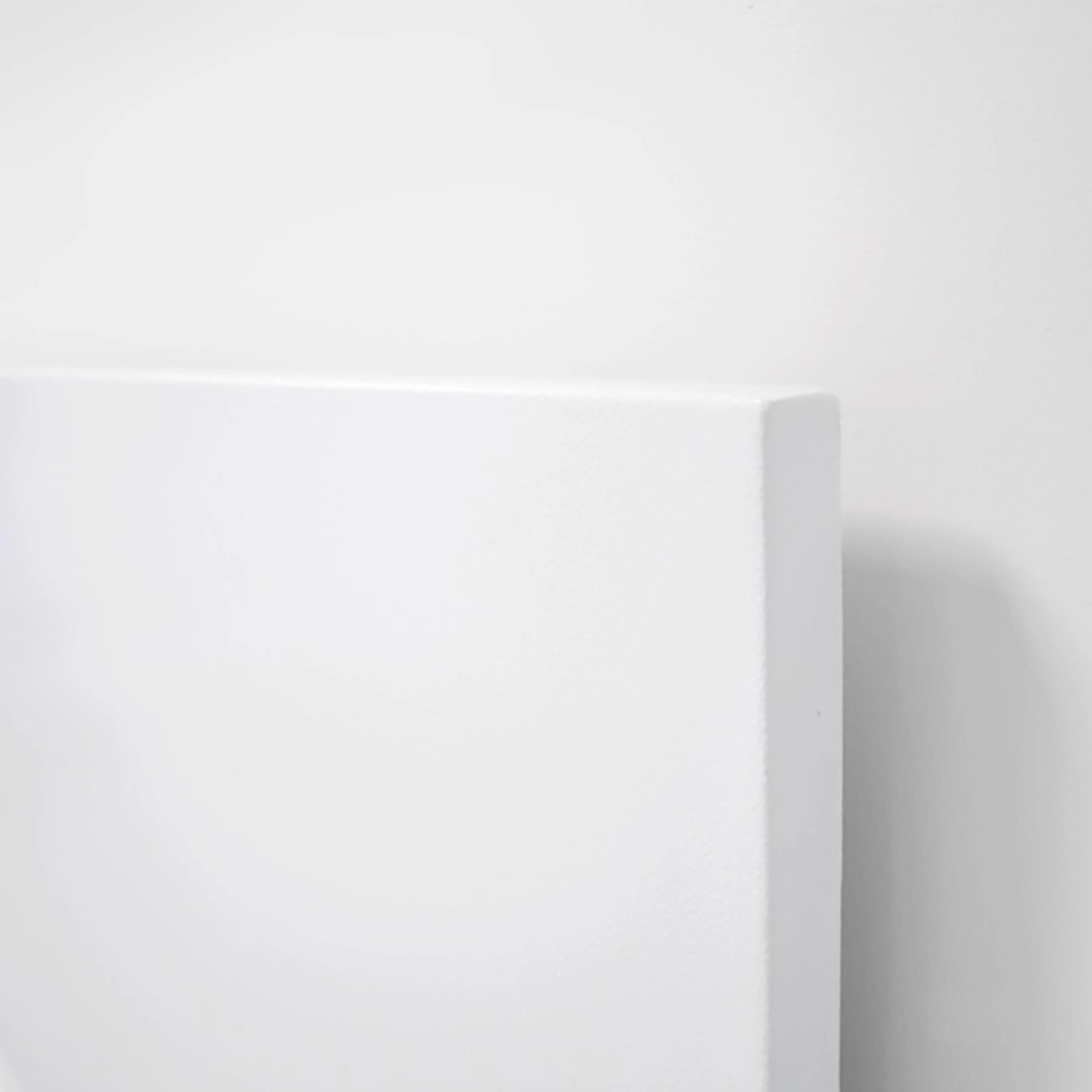 Detailaufnahme der weißen Vasner Citara M RX Infrarotheizung (300 W) für elektrische Heizgeräte.