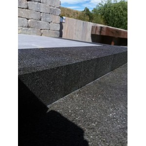 Diephaus Blockstufe Limos Basalt, 100x35x15 cm, für Treppen und Gartenwege.