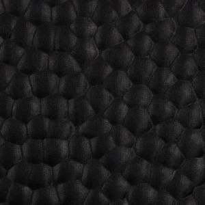 Detailaufnahme: Schwarze KARAT Stallmatte/Kuhmatratze mit Noppenstruktur, wasserbeständig.