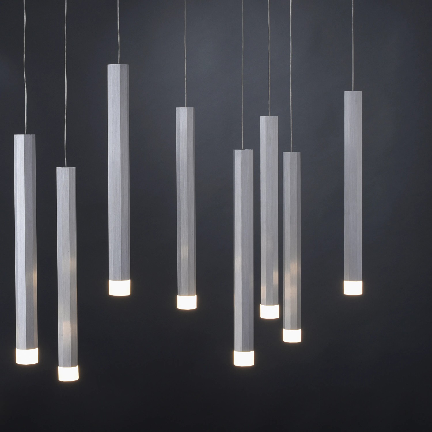 Moderne LED-Pendelleuchte Bruno mit 10 Aluminium-Leuchten, schlankes Design.