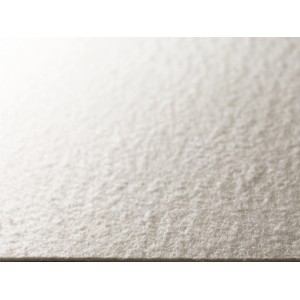 Nahaufnahme: Primaflor PVC Boden Turvo Eiche Dunkel Fischgrät, strukturierte Oberfläche.