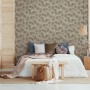 Braune Marburg Vliestapete mit floralem Blattmotiv im Schlafzimmer.