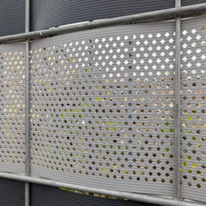 zaunzu Sichtschutz Rille gelocht Diamantmuster, Fenstergrau, 2,55m für Doppelstabmatten