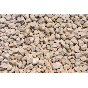 Nahaufnahme von Chateau-Beige Marmorsplitt 16-25 mm, Zierkies für Garten und Landschaftsbau.