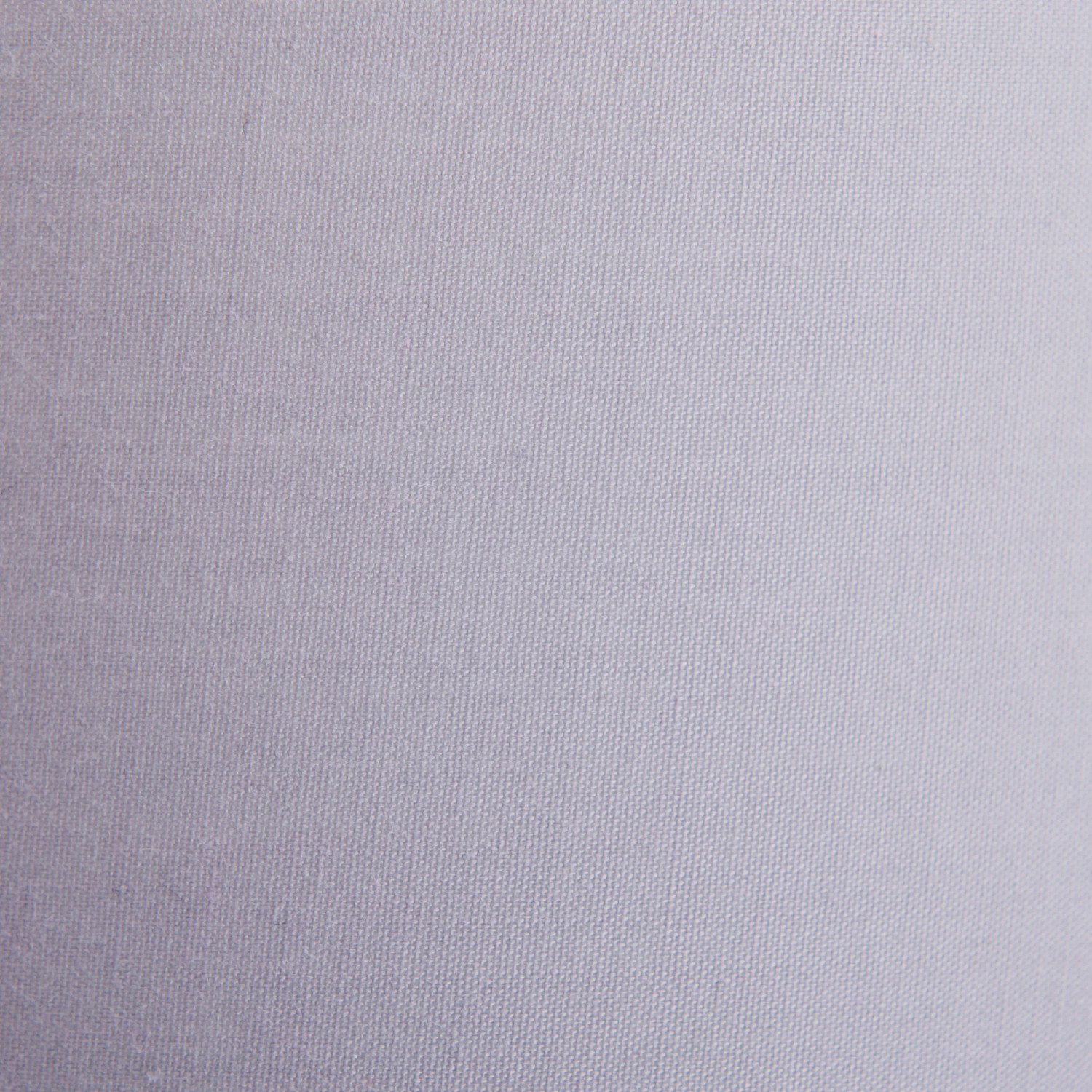 Detailaufnahme des grauen Stoffschirms der Näve Pendelleuchte Tilde.