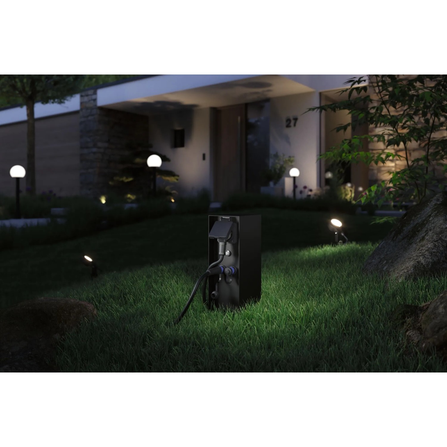 Paulmann Plug & Shine Rio Steckdosensäule mit Dämmerungssensor im Garten.