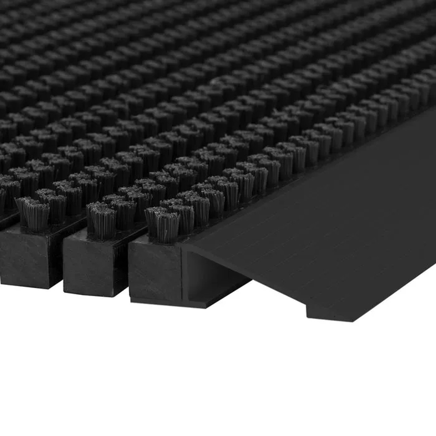 Schwarze Karat Fußmatte Power Brush mit Bürsten, 50x80 cm, für Innen- und Außenbereiche.