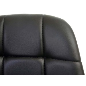 Detailansicht: Schwarzer MCW Esszimmerstuhl A60 II mit Kunstlederbezug und Ziernähten.