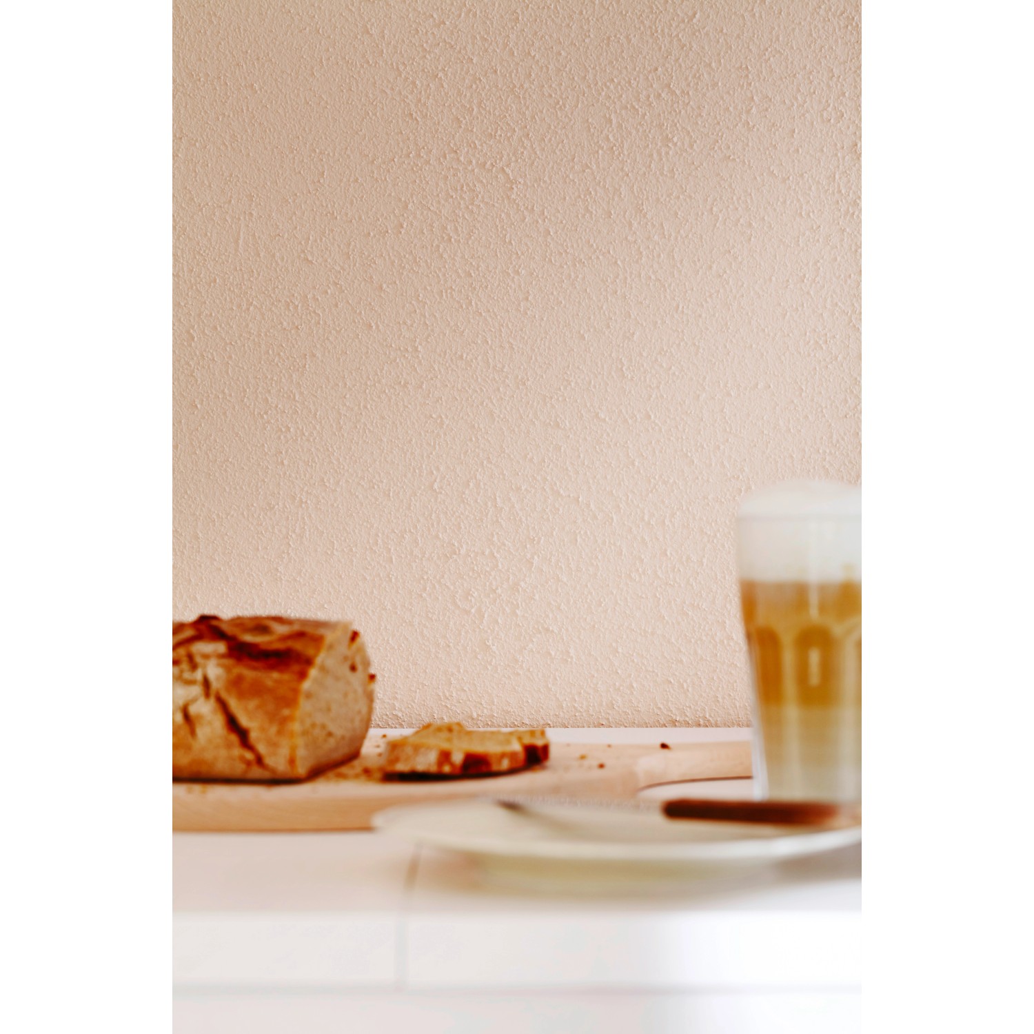 Wand mit Knauf Compact Color Cafe au lait Putz, Brot und Latte Macchiato.