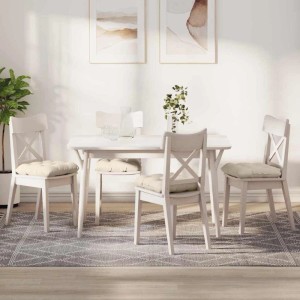 Vier cremefarbene vidaXL Sitzkissen aus Cordstoff auf weißen Esszimmerstühlen. Ideal für gemütliche Wohnbereiche.