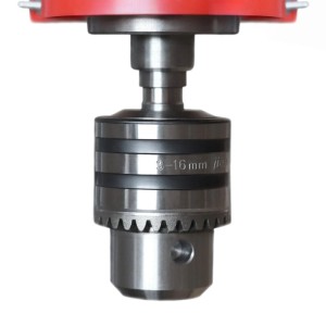 Detailaufnahme des Bohrfutters (3-16mm) der STAHLWERK BD 550 ST Säulenbohrmaschine.