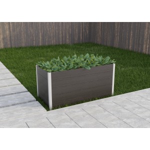 Graues WPC Hochbeet (75x150x70cm) mit Bepflanzung im Garten.