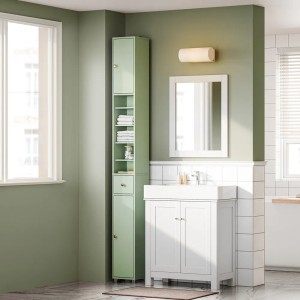 Schmaler, hellgrüner SoBuy Badezimmerschrank Hochschrank mit 6 Böden im Badezimmer.