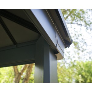 Detailansicht: Grauer Palram Canopia Carport Colorado mit Aluminiumrahmen und Polycarbonatdach.