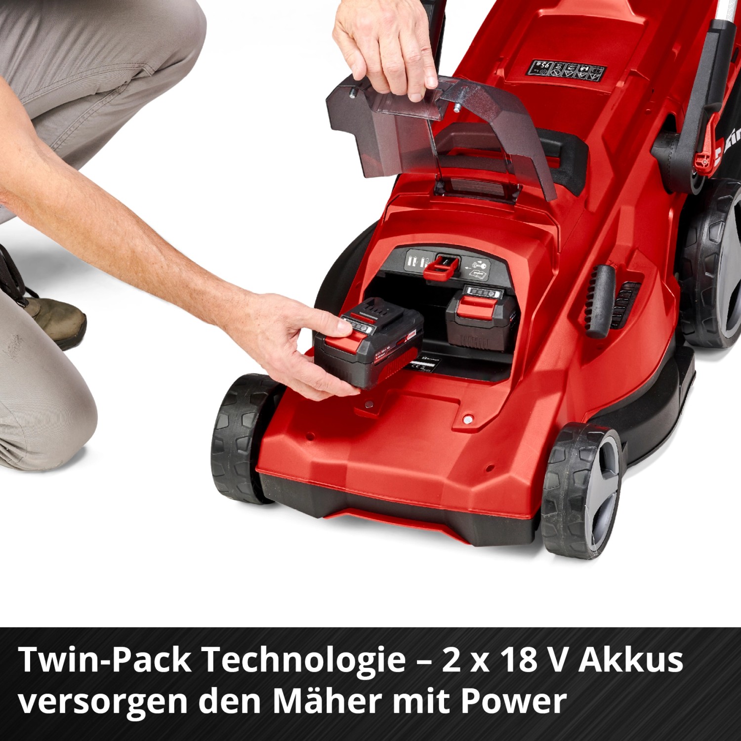 Einhell Akku-Rasenmäher Rasarro 36/40 mit eingesetzten Akkus. Rot.