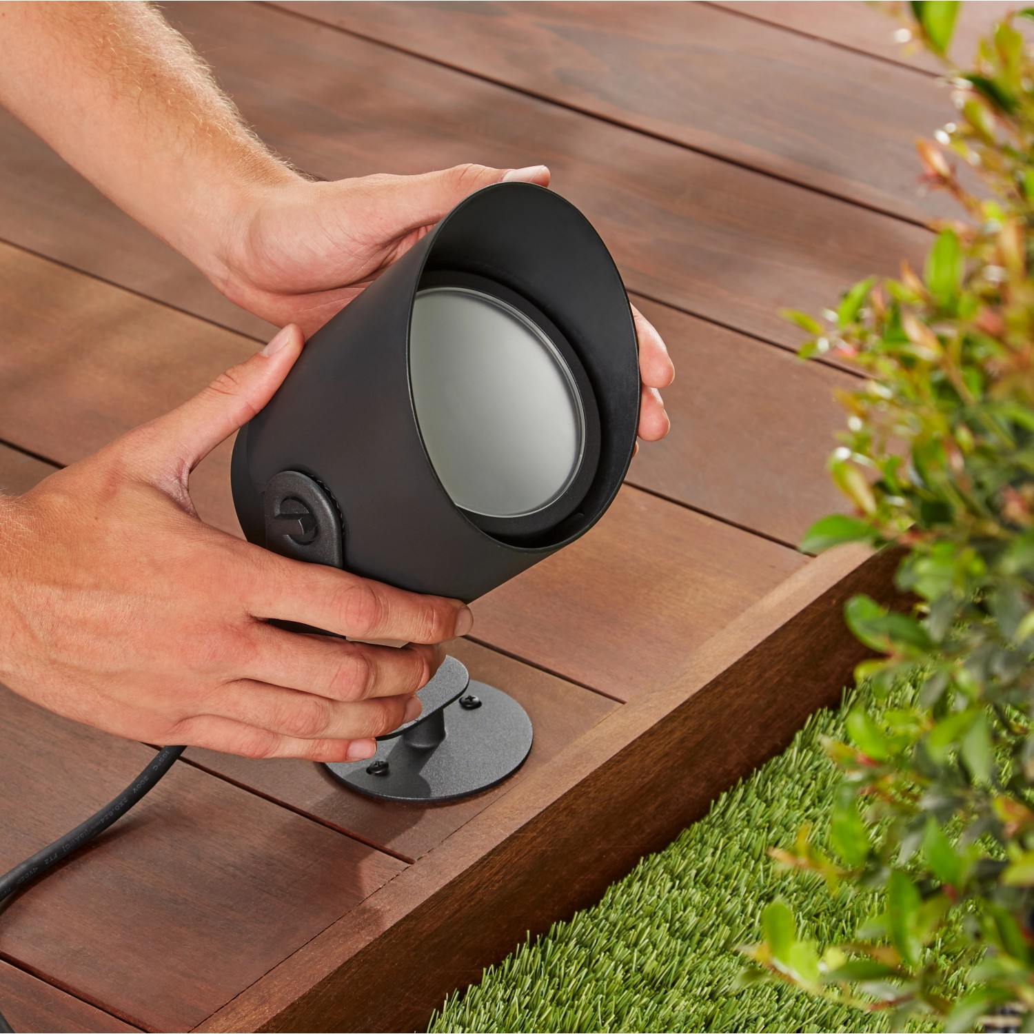 Philips Hue LEDAußenleuchte Lily XL Schwarz kaufen bei OBI