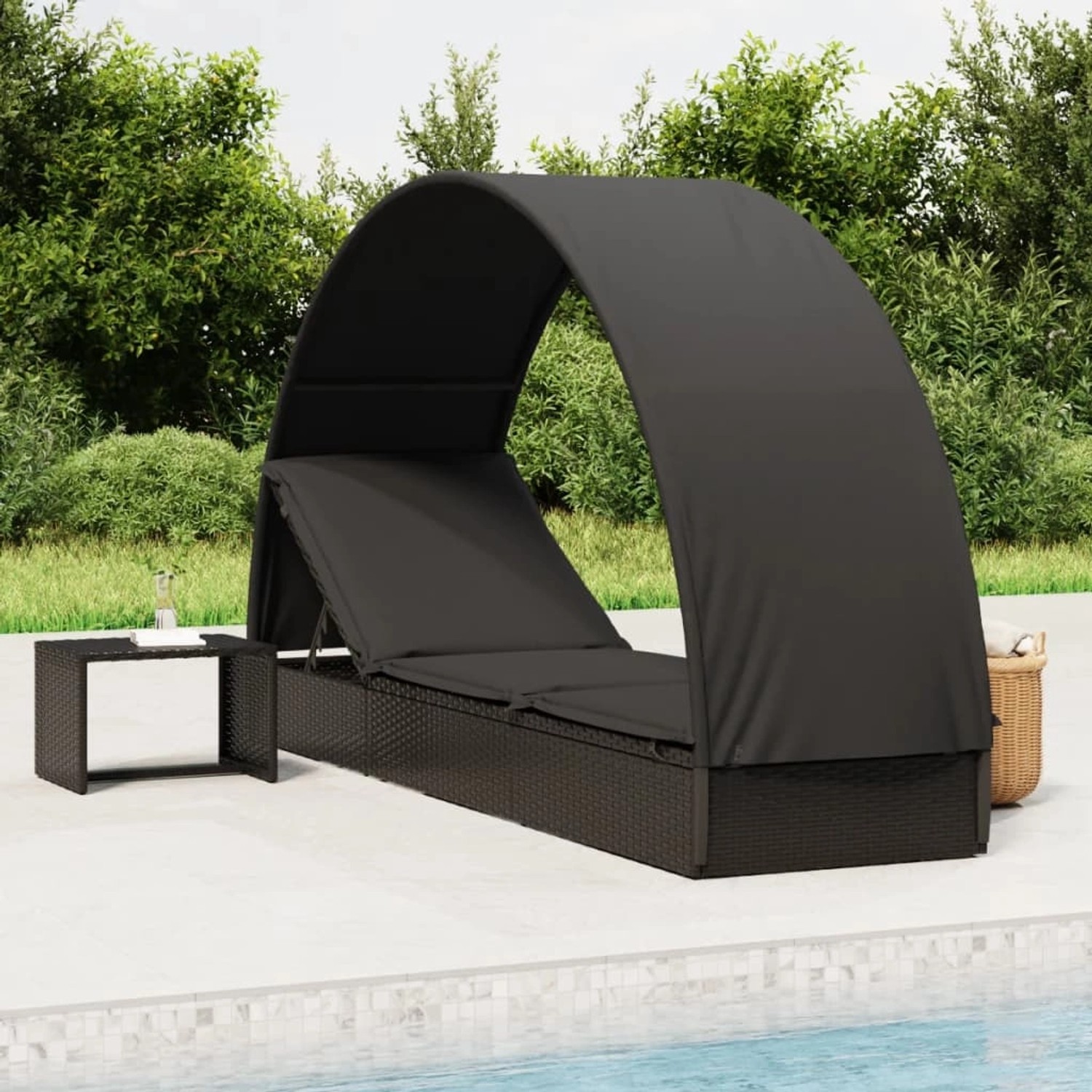 Schwarze vidaXL Sonnenliege mit Runddach aus Poly Rattan, ideal für Garten und Terrasse.