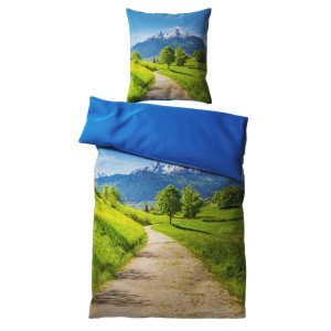 SANILO Bettwäsche Alpen, 2-teilig mit Berglandschaft und blauem Kissen/Bezug.