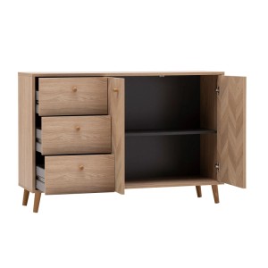 Helles Schildmeyer Visby Sideboard Eiche Fischgräte. 3 Schubladen, 2 Türen (eine offen mit Fachboden).