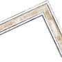 Detailansicht goldfarbener Bilderrahmen H460 aus Massivholz (40x60 cm) im Vintage-Stil.