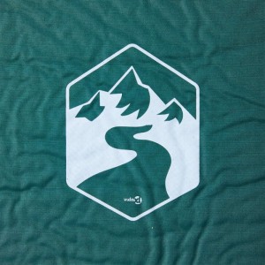 Grüne vidaXL Isomatte mit Berg-Motiv und Kissen, ideal für Camping & Outdoor.