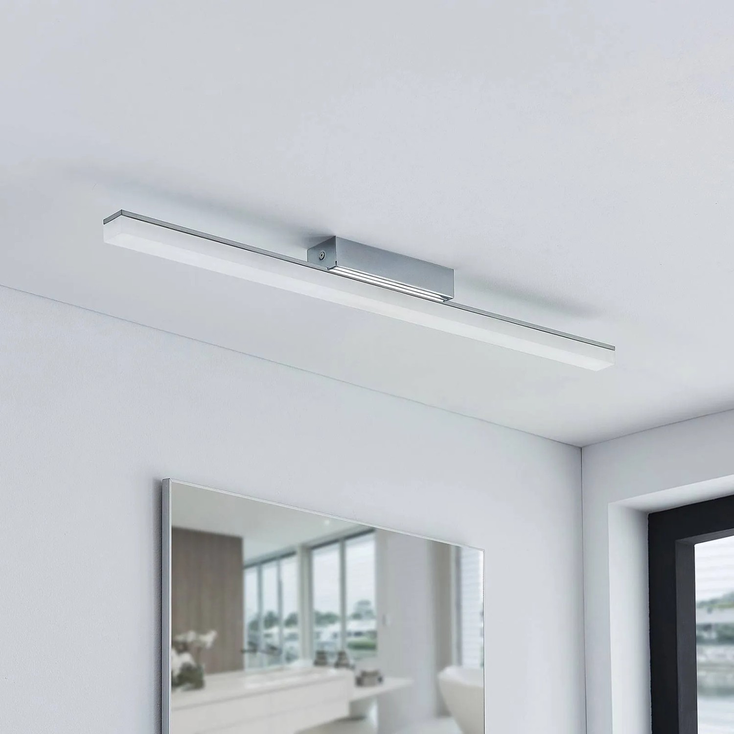 Weiße Lindby LED Deckenleuchte Levke aus Metall, dimmbar und spritzwassergeschützt.