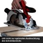 Einhell Akku-Handkreissäge TE-CS 18/165-1 Li Solo in Aktion auf Holzbrett.