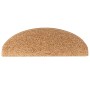 Beige, halbrunde Stufenmatte aus getuftetem Material, ideal für Treppen, rutschfest und schützend.
