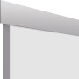 Detailaufnahme: Weiße Holzschiebetür Margalida mit silbernem Aluminium-Schienensystem.