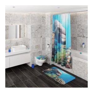 Badezimmer mit Sanilo Delphin Badematte, Duschvorhang und WC-Sitz. Abflussstöpsel nicht sichtbar.