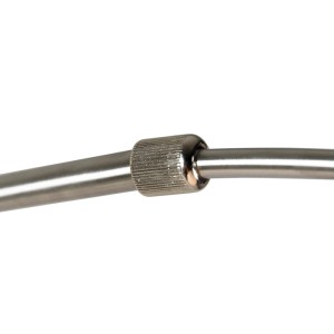 Detailaufnahme: Verstellbares Stahlgelenk der QAZQA Retro Wandbogenlampe.
