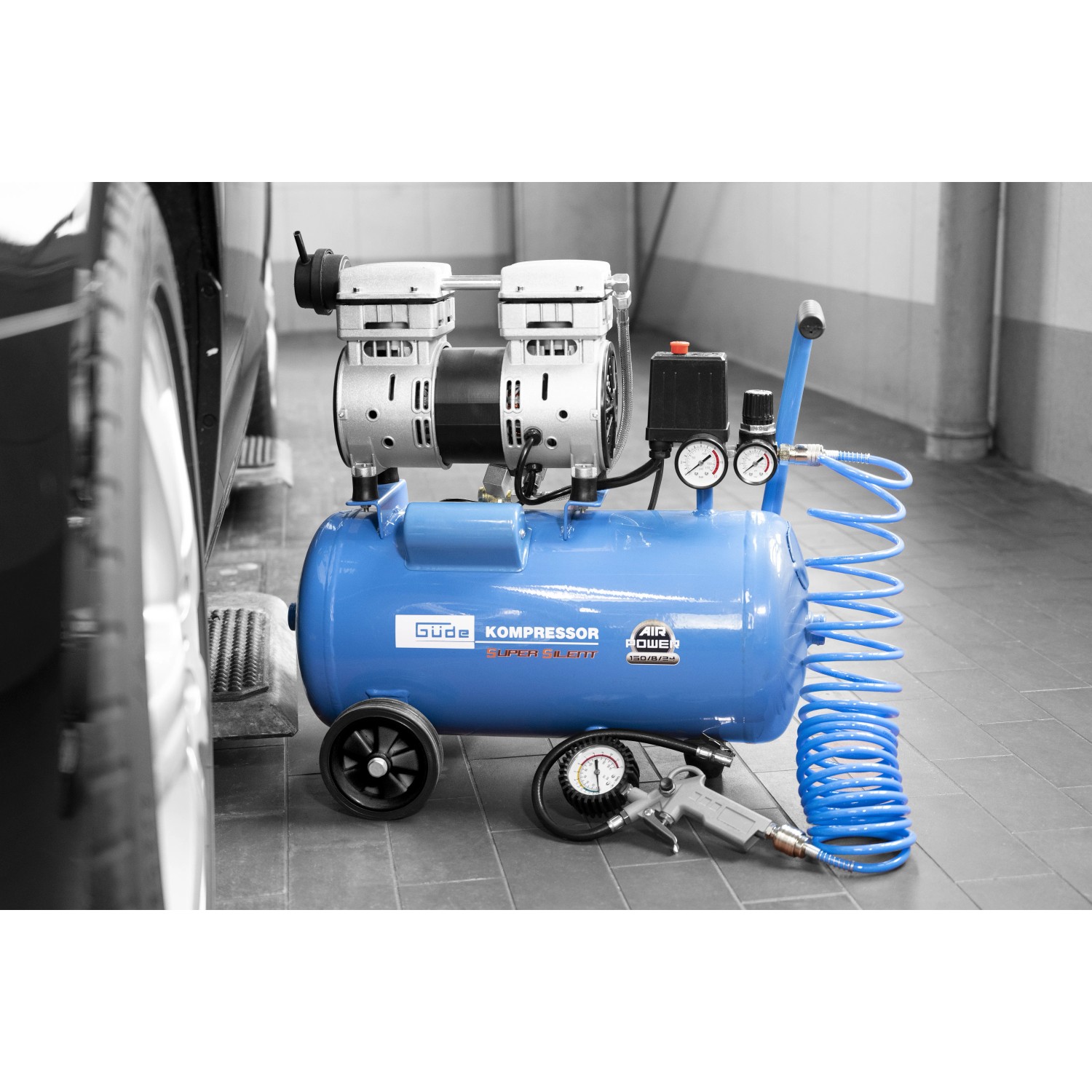 Blauer Güde Kompressor Airpower 150/8/24 Silent mit Zubehör und 24 l Kessel.