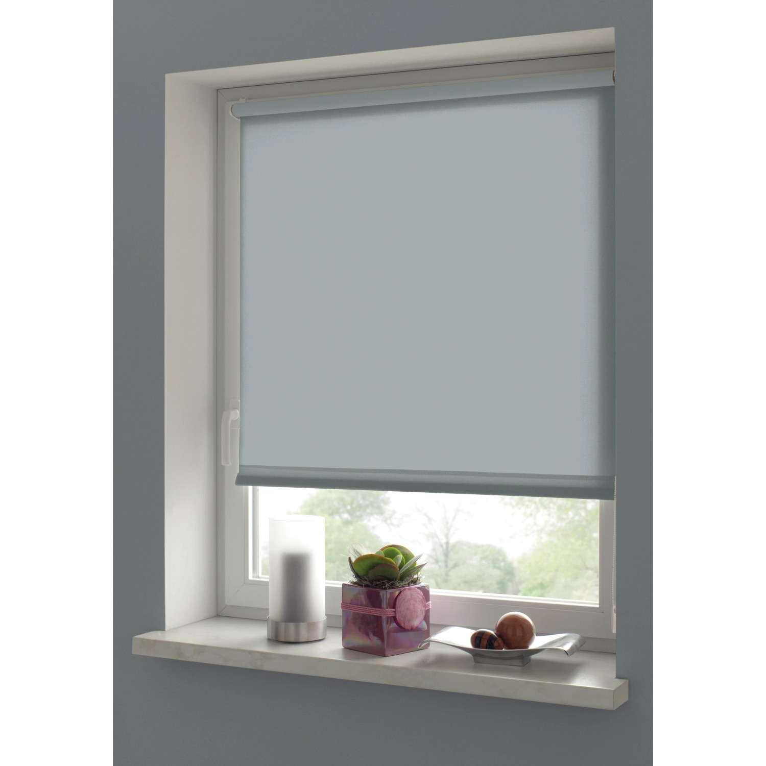 Gardinia EasyFix Rollo, 120x150 cm, rauchblau, am Fenster montiert. Sicht- und Sonnenschutz.